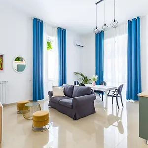 Naiva Napoli